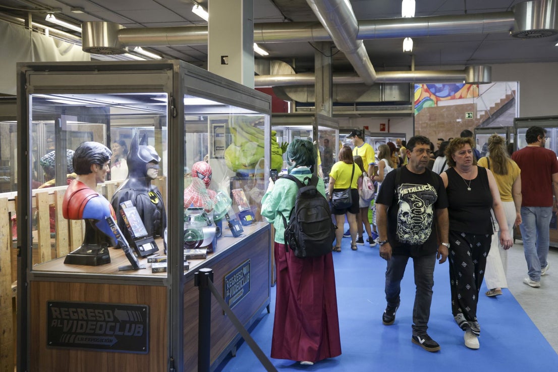 La CometCon sigue su curso en Gijón