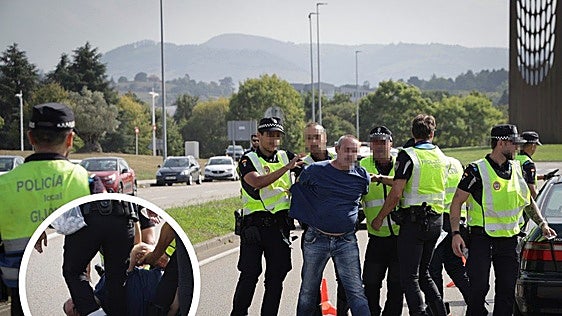 Muerde a un policía tras dar positivo en un control de alcoholemia en Gijón