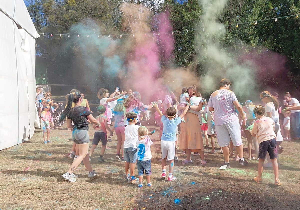 Los barrios de Gijón mantienen el nivel a punto de acabar sus fiestas