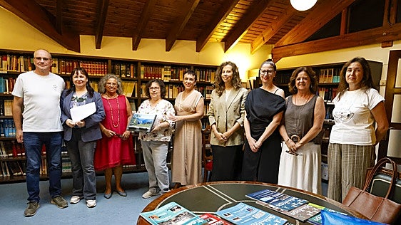 Loreto Rodríguez y Marta Méndez, premiadas por su escritura y mirada en las fiestas de la Abogacía de Gijón