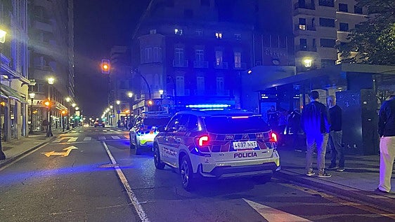 Detenido un hombre agresivo en El Parchís, en Gijón, por molestar a viandantes