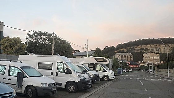 Salinas aprueba la futura ordenanza de autocaravanas y pide que se revise la ley