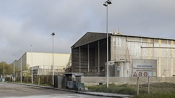 El Puerto de Avilés prorroga la concesión de Asturiana de Fertilizantes y adjudica las obras del paseo Manuel Ponga