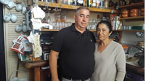 El Llagarón pone fin a catorce años de bar y un siglo de historia de Avilés