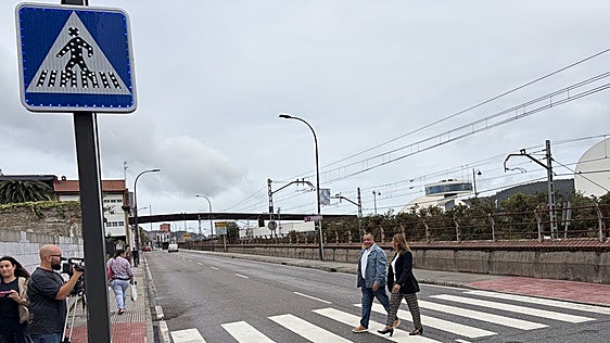Avilés inaugura sus tres pasos de peatones inteligentes