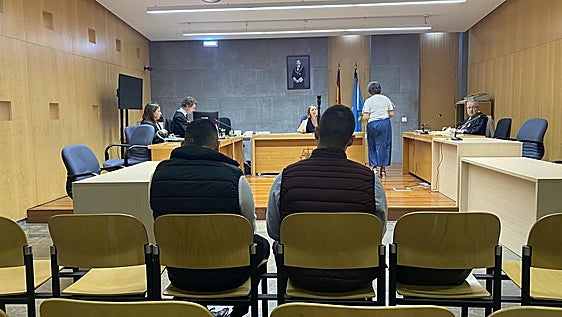 «No pinté en mi vida un grafiti», declaran los acusados de plasmar su firma en 40 vagones de tren en Asturias