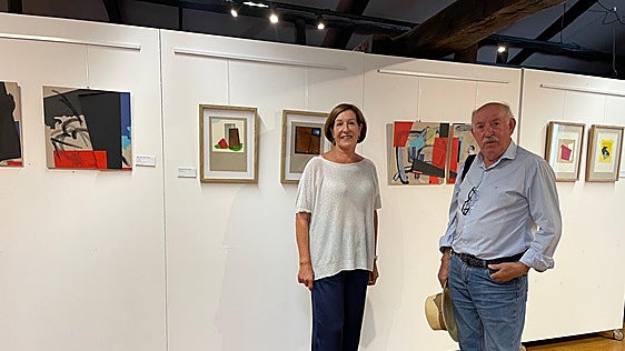 Julio César Quintes presenta en Villaviciosa su primera exposición 'Cartones y acero corten'