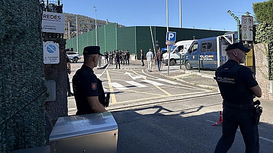 Secuestro con rehenes y mochilas bomba: así fue el simulacro de la Policía Nacional en Oviedo