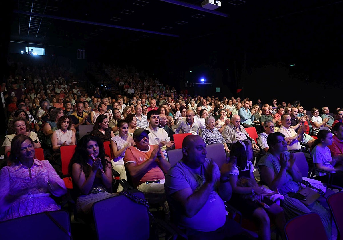 El Llar celebra 25 años de «matrimonio perfecto» con Corvera | El Comercio: Diario de Asturias