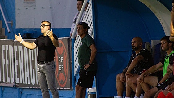 Yago Iglesias, entrenador del Real Avilés: «Tal y como se ha dado el partido, nos tenemos que ir contentos con el punto»