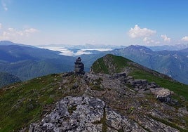 Cumbre del Pico Jario, uno de los buenos balcones de los Picos de Europa con un acceso relativamente sencillo