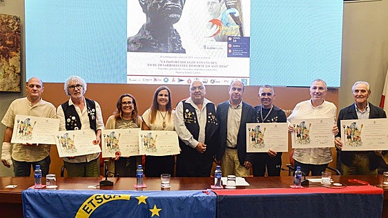 El Descenso del Sella nombra duques y duquesas a profesionales de la educación y el periodismo