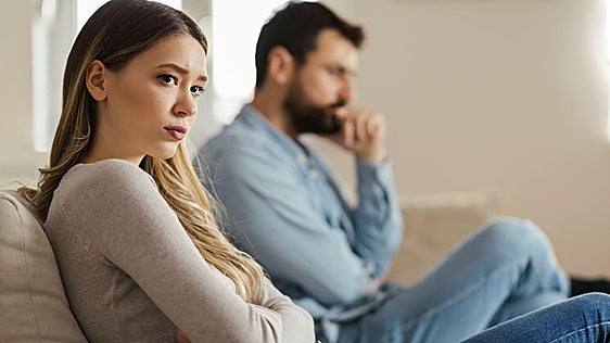 Cómo solucionar las discusiones de pareja cuando uno necesita hablar y el otro, silencio