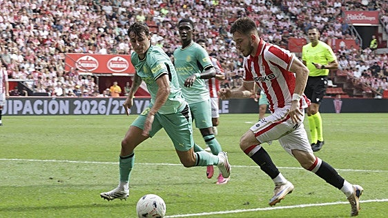 El Molinón aplaude la caída de su Sporting
