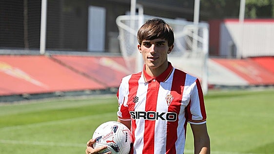 Cuenca no se pierde el derbi asturiano: la Selección Española sub 21 no convoca al central del Sporting de Gijón