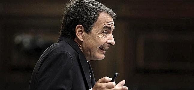 Zapatero y Rajoy acuerdan fijar el déficit en la Constitución