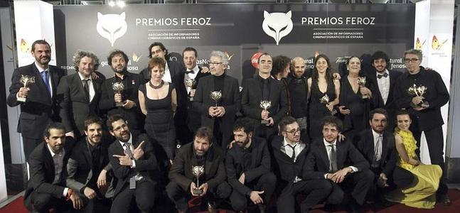 Foto de familia de los galardonados durante la entrega de los I Premios Feroz. / Efe