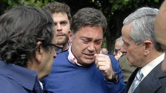 El alcalde de León , Emilio Gutiérrez (d) junto al vicepresidente de la Diputación, Marcos Martinez. 