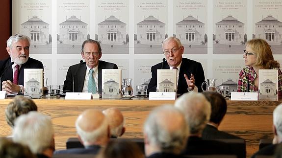 Víctor García de la Concha presenta 'Vida e historia'.