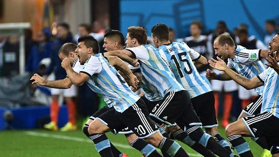 Los argentinos celebran el pase a la final. 