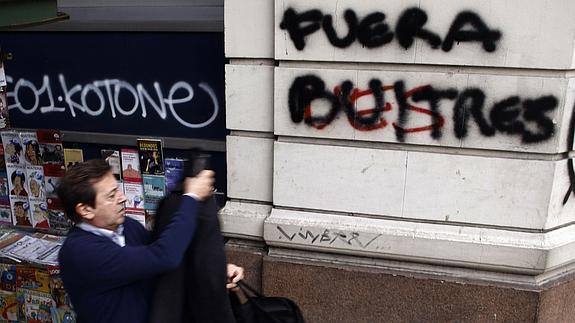 Pintada contra los 'fondos buitre' en Buenos Aires  