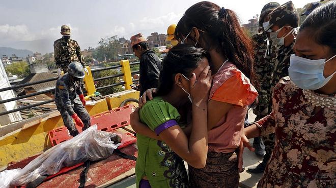 La cifra de muertos por el terremoto en Nepal supera los 6.200 | El ...