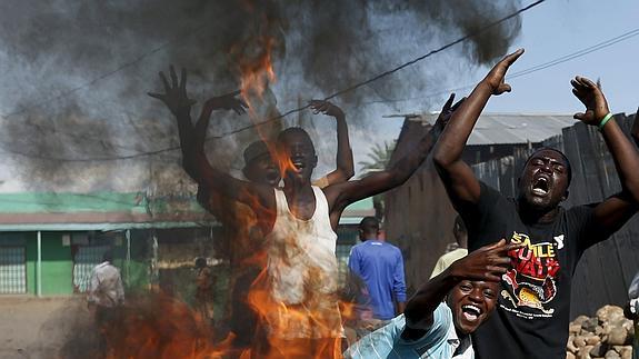 Detractores del presidente Nkurunziza celebran la intentona golpista en Burundi.