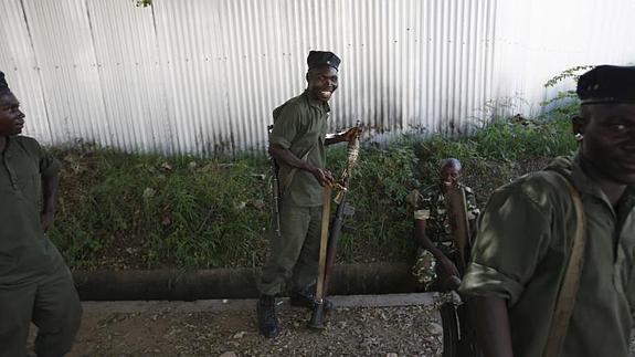 Militares leales al presidente de Burundi.