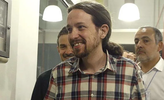 Pablo Iglesias, sonriente tras conocer los resultados. 