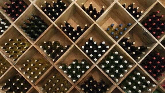Varias botellas de vino.