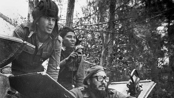Fidel Castro, durante la invasión de Bahía de Cochinos. 