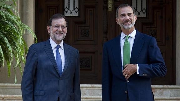 El rey Felipe VI y el presidente del Gobierno, Mariano Rajoy.