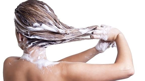 Salva tu pelo de los efectos perjudiciales de la sal y el cloro.