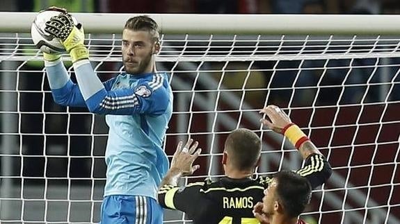 David De Gea atrapa un balón ante Macedonia. 