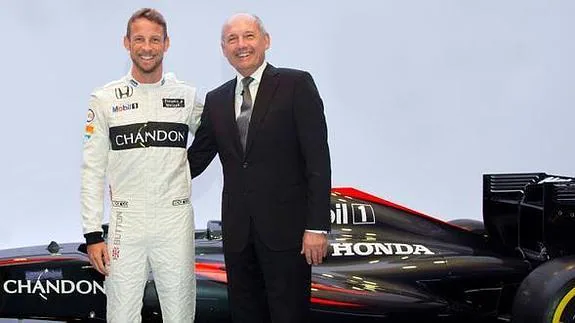 Jenson Button y Ron Dennis. 
