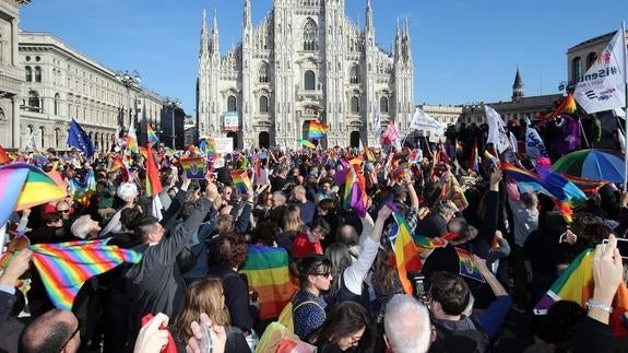 Manifestación en Milán a a favor de los derechos de los homosexuales.