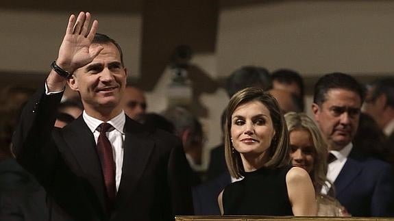 Los Reyes, antes del inicio ayer del concierto 'In Memoriam' en homenaje a las Víctimas del Terrorismo. 