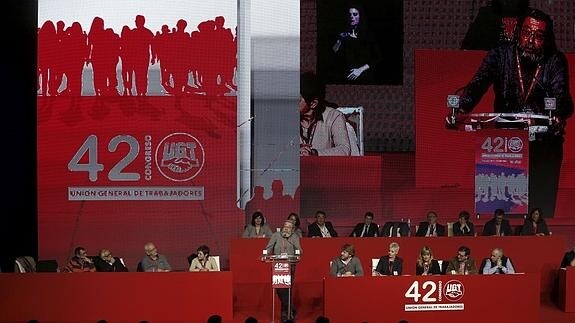El actual líder de UGT, Cándido Méndez, durante su discurso en el 42 Congreso de la organización.