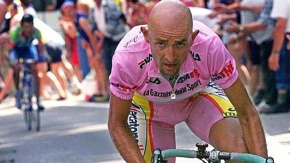 Pantani, durante una etapa. 