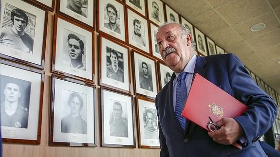 Vicente del Bosque, antes de facilitar la lista. 