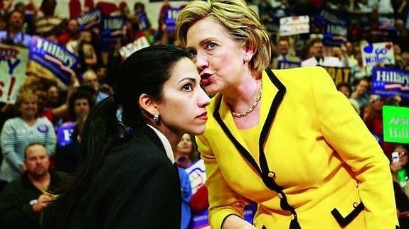 Huma Abedin y Hillary Clinton. 