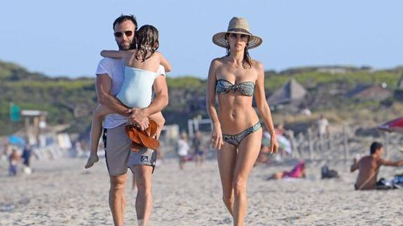 Alessandra Ambrosio y sus 'vacaciones en familia' en Ibiza.