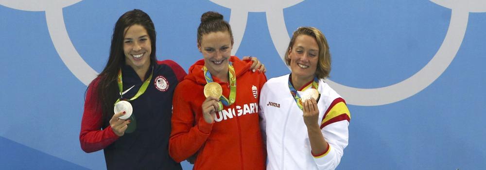 Belmonte sostiene su bronce. 