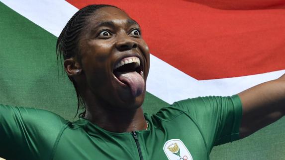 Semenya celebra su triunfo. 