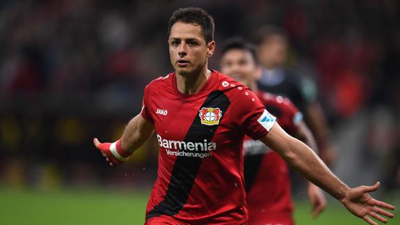 Chicharito tras marcar. 