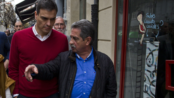 Pedro Sánchez con Miguel Ángel Revilla.