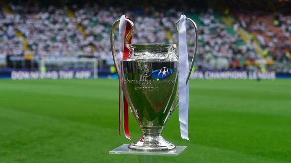 El trofeo de la Champions League. 