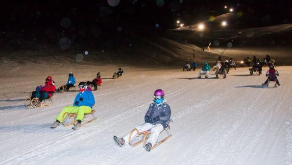 El toboggang es uno de los planes más divertidos de Formigal