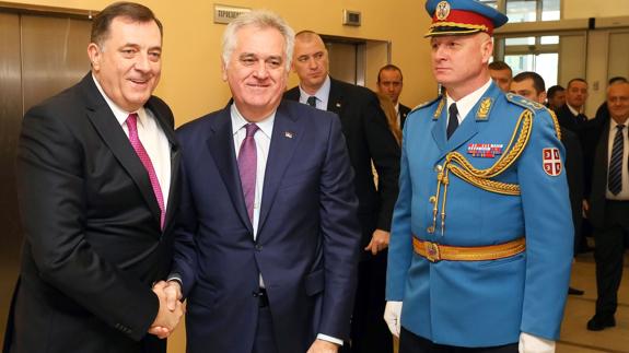 Nikolic, con el presidente de Bosnia. 