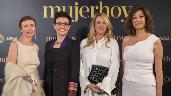 (De i a d) Helena Rohner, Carme Ruscalleda, Patricia Urquiola y Ana Rosa Quintana, premiadas en la octava edición de los premios Mujerhoy.